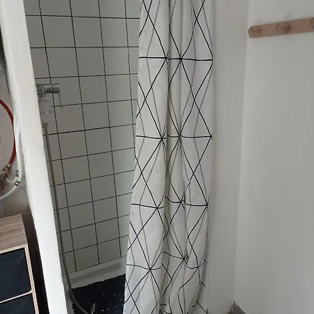 Apartment Studio Efficace, Calme Et Comfortable *